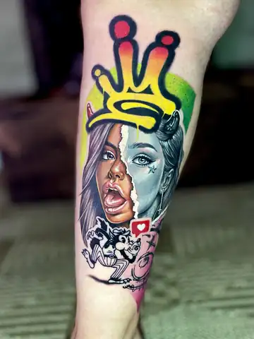 Dois rostos femininos em papel rasgado com coroa em graffiti e personagem de desenho, tatuagem art fusion colorida na perna